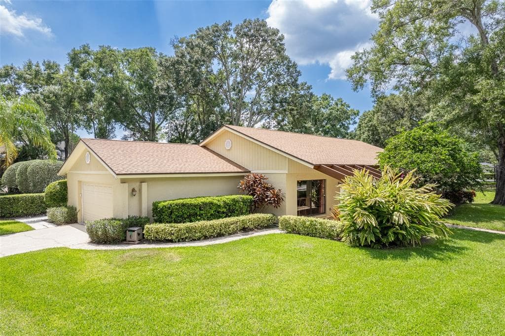 4230 WATER OAKS LANE TAMPA, FL 33618