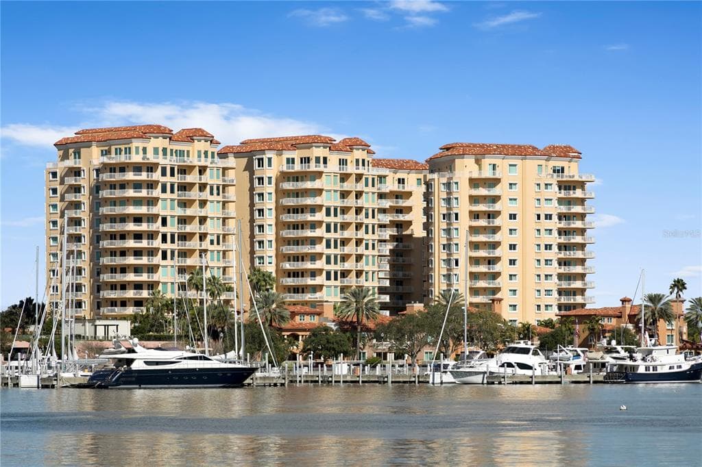 555 5TH AVENUE NE UNIT 1121 ST PETERSBURG, FL 33701