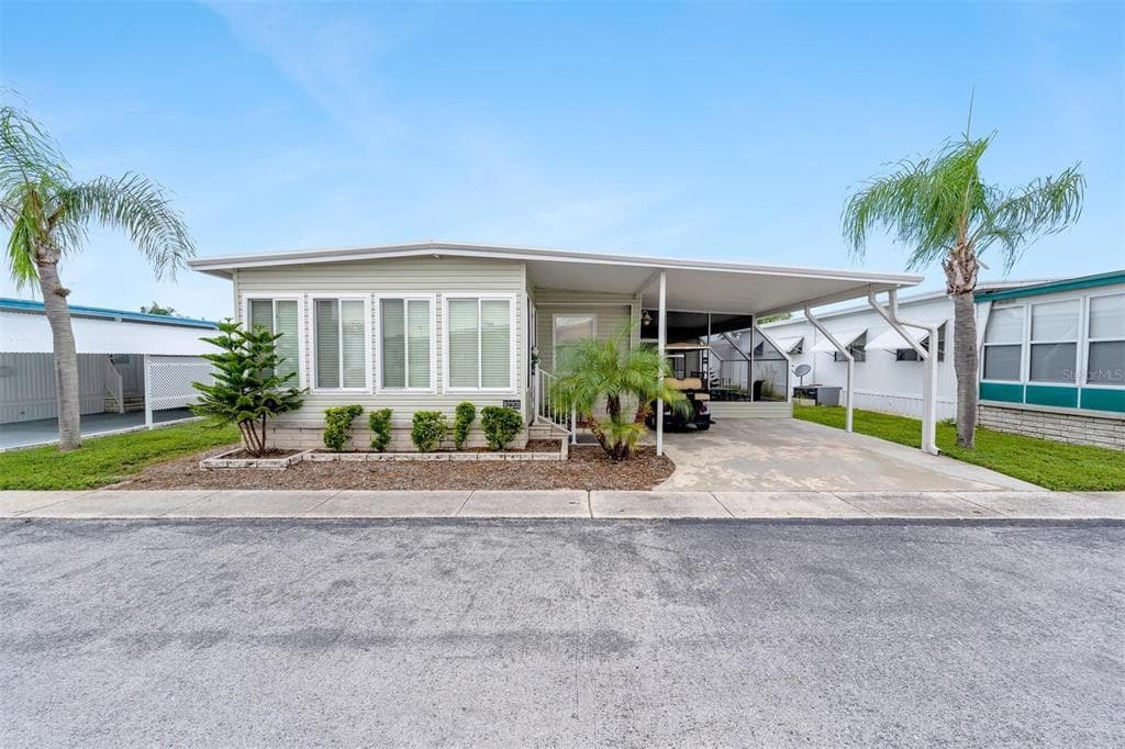 82201 F STREET N UNIT 201 PINELLAS PARK, FL 33781