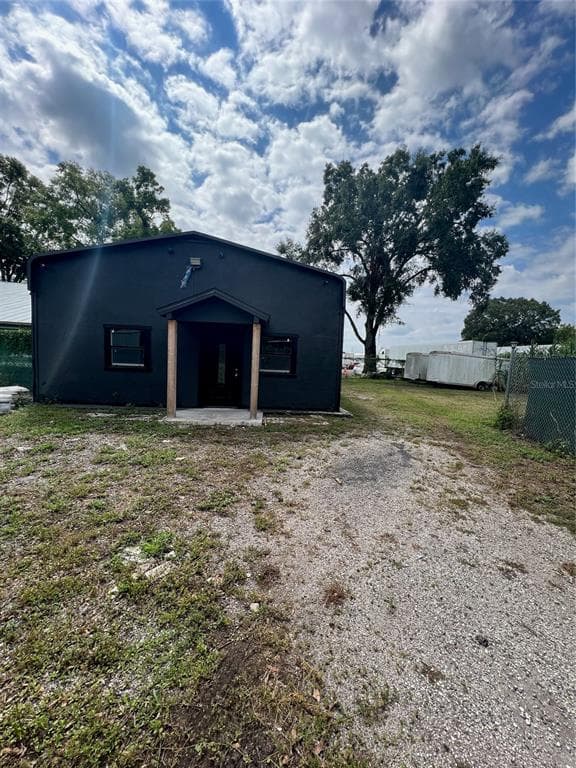 4811 E 10TH AVENUE TAMPA, FL 33605