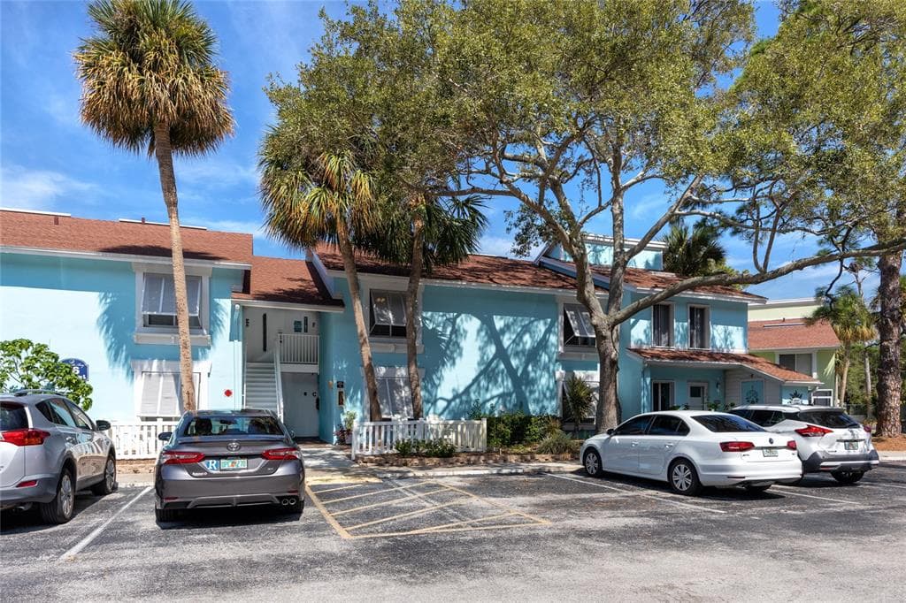 3585 41ST WAY S UNIT F ST PETERSBURG, FL 33711