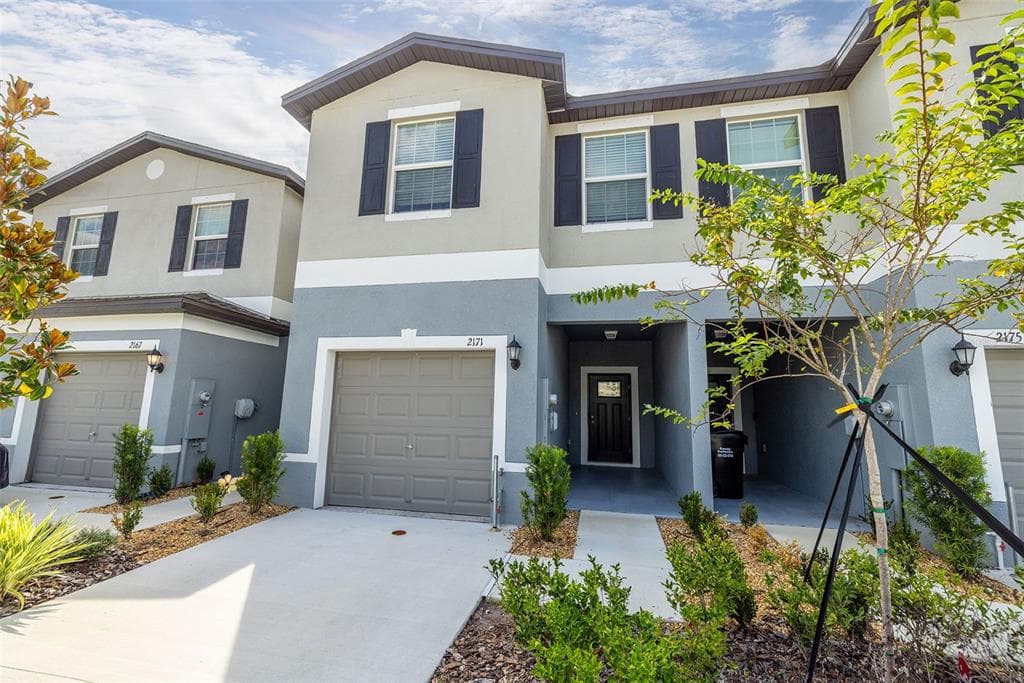 2171 AZURE VIEW WAY LUTZ, FL 33558