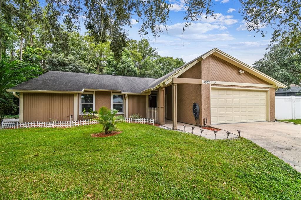 15902 COUNTRY FARM PLACE TAMPA, FL 33624