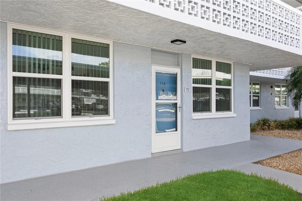 4895 BAY STREET NE UNIT 112 ST PETERSBURG, FL 33703