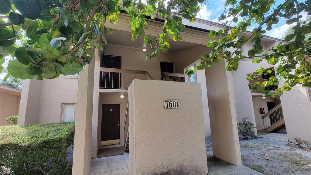 7601 ABBEY LANE UNIT C TAMPA, FL 33617
