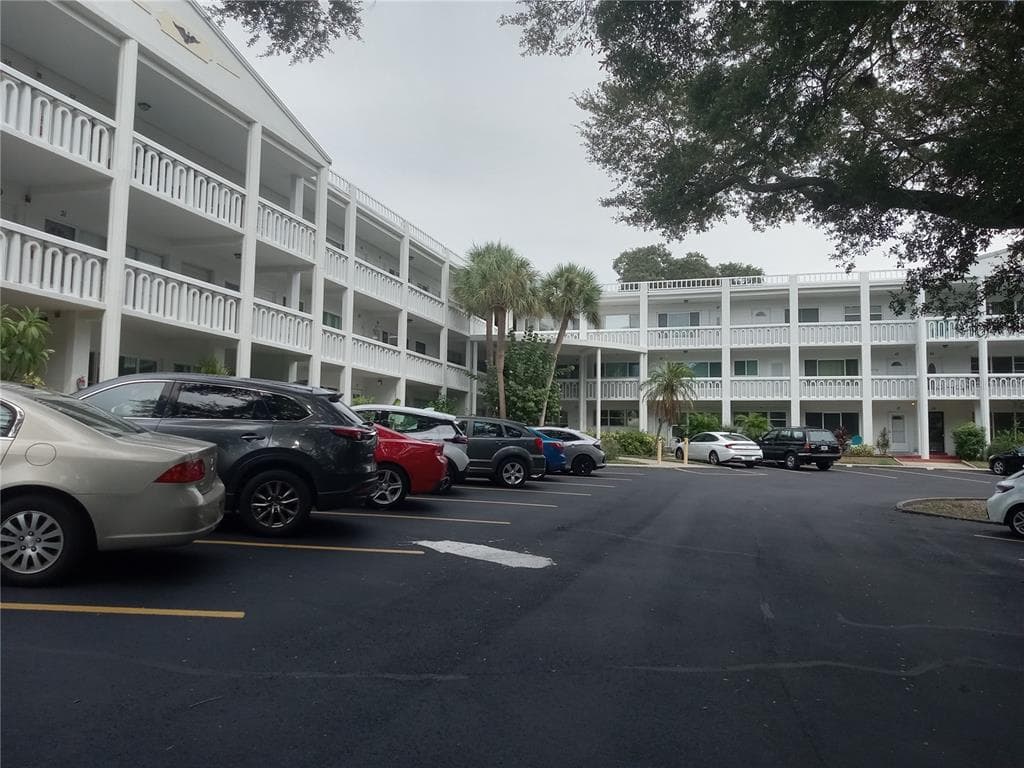 2021 AUSTRALIA WAY W UNIT 55 CLEARWATER, FL 33763