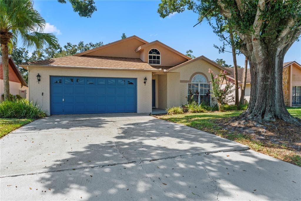 713 BUTTERNUT PLACE LAKELAND, FL 33813