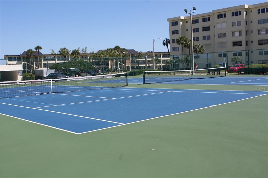 4550 COVE CIRCLE UNIT 307 ST PETERSBURG, FL 33708