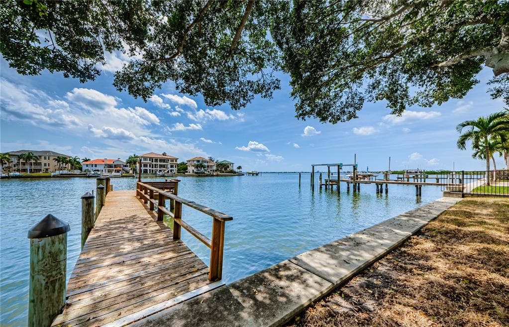 2000 DOLPHIN BOULEVARD S ST PETERSBURG, FL 33707