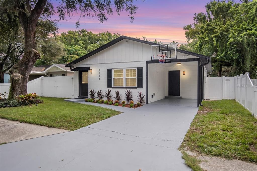 1213 E EMMA STREET TAMPA, FL 33603