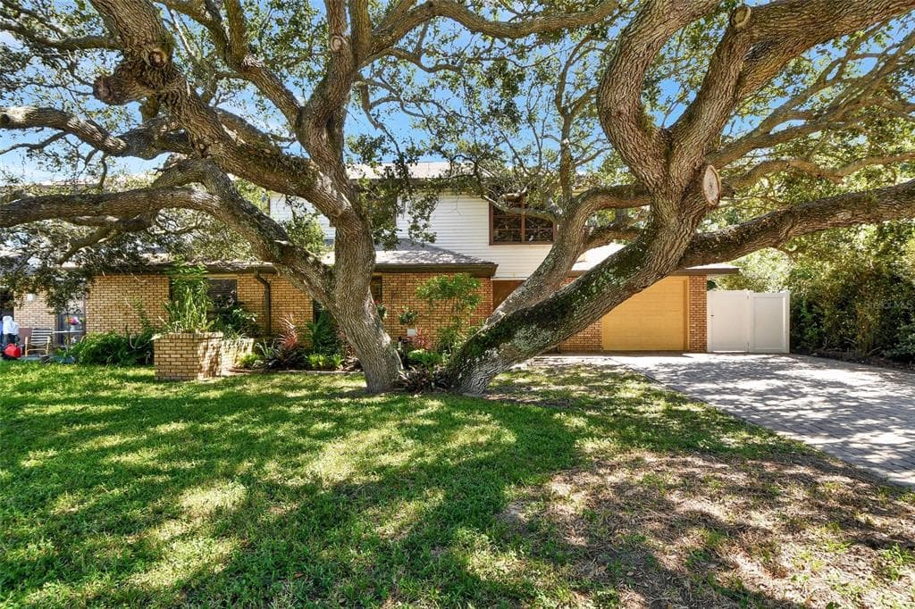 3839 SANDSTONE COURT NEW SMYRNA BEACH, FL 32169