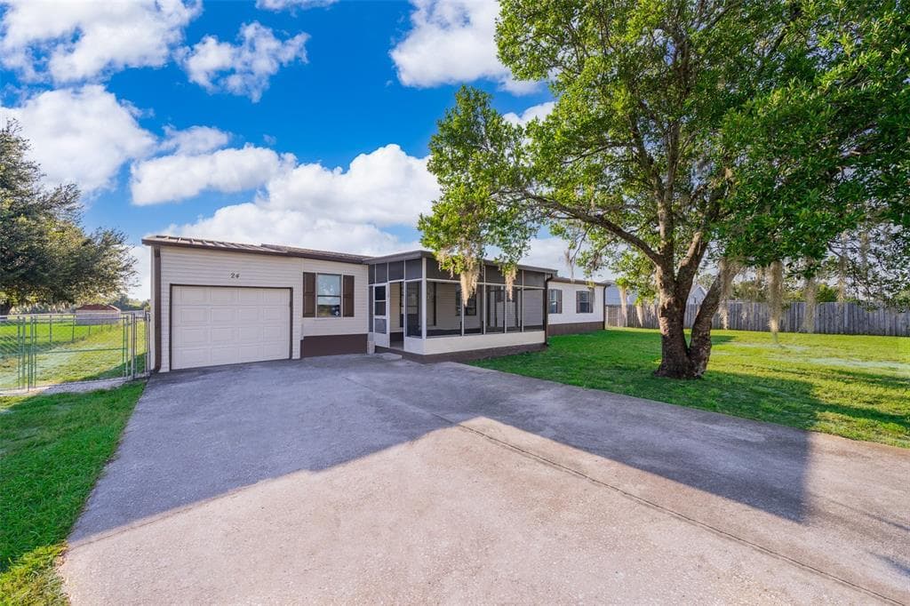 24 CACTUS CIRCLE E WINTER HAVEN, FL 33880