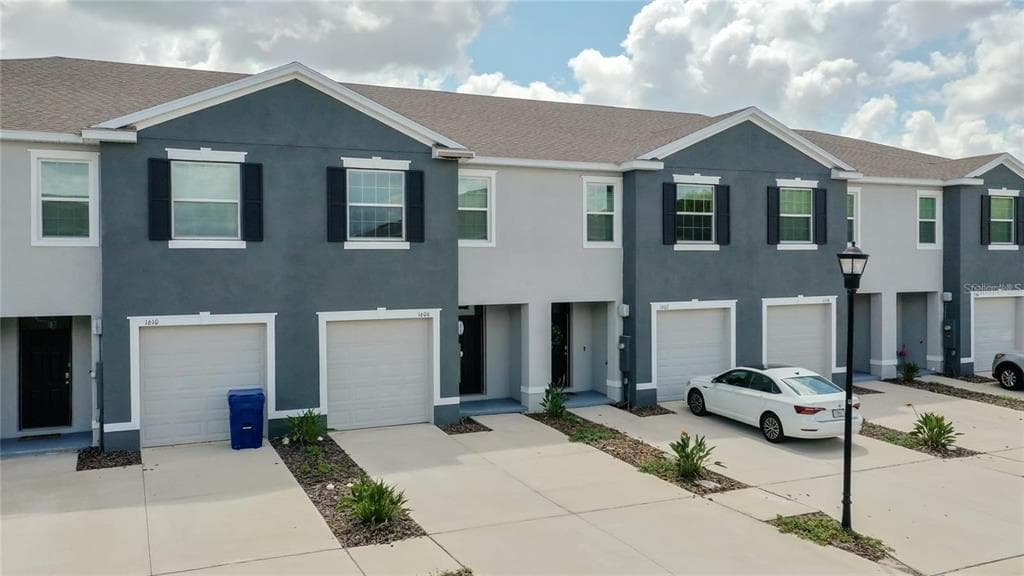 1606 COLT CREEK PLACE WESLEY CHAPEL, FL 33543