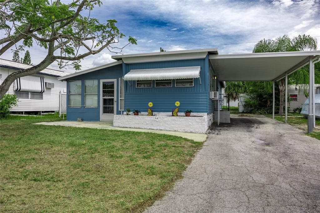 2116 ORANGE DRIVE HOLIDAY, FL 34691