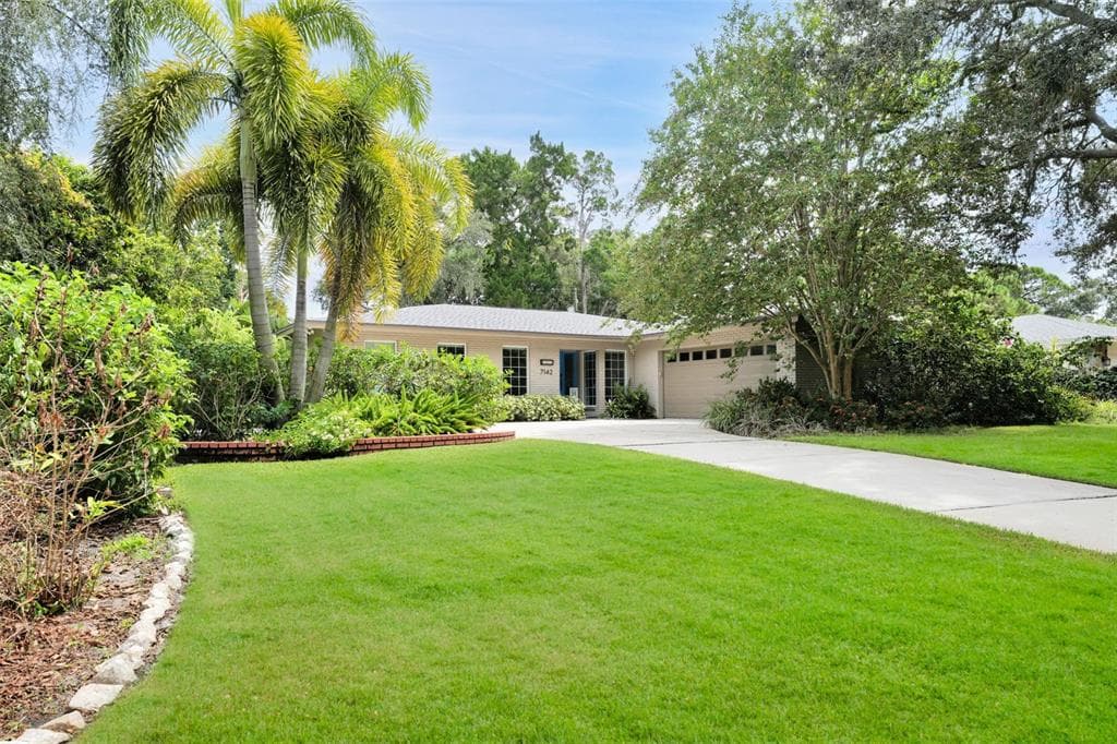 7142 SUNSHINE DRIVE S ST PETERSBURG, FL 33705
