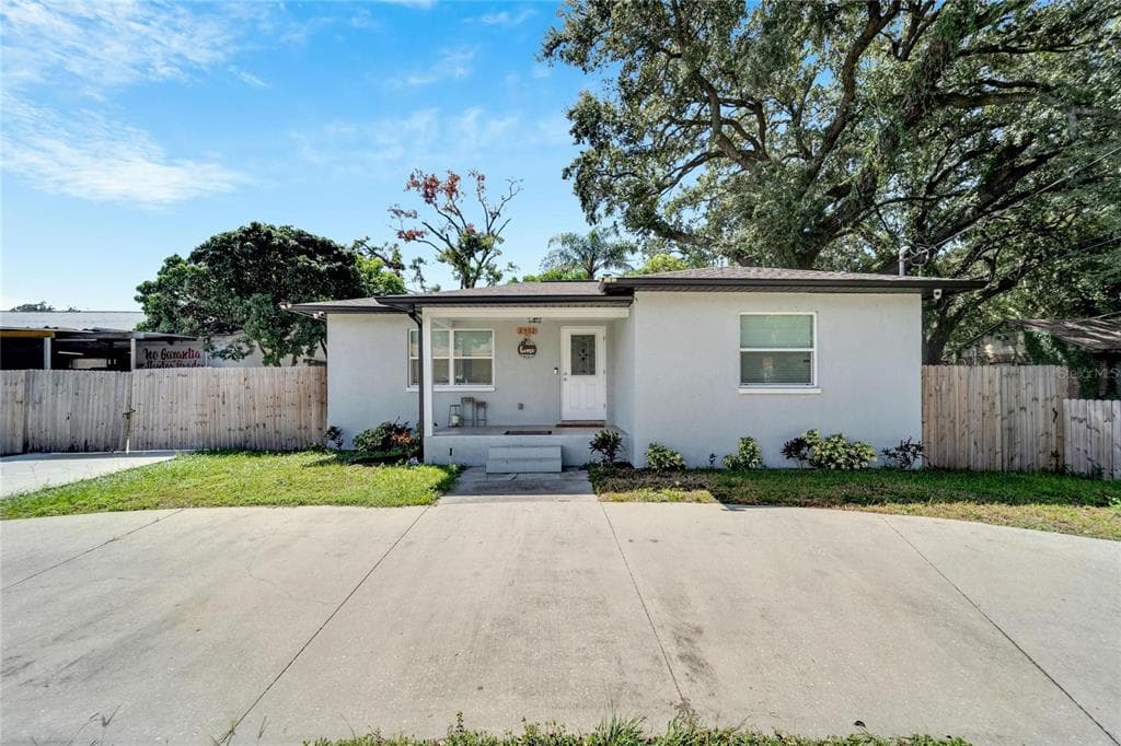 2502 W HENRY AVENUE TAMPA, FL 33614
