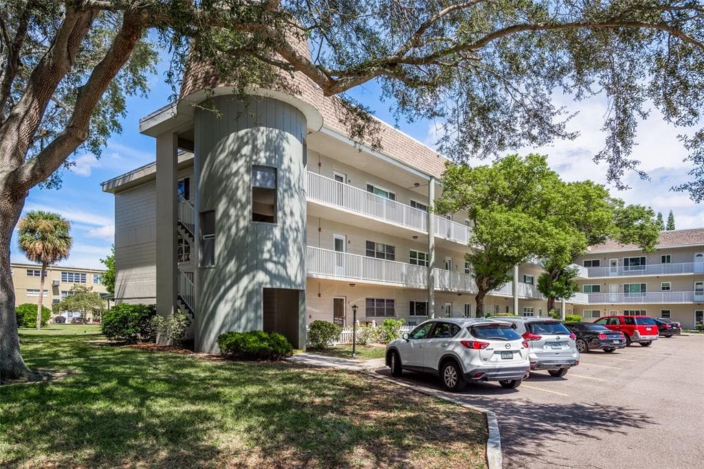 2440 WORLD PARKWAY BOULEVARD UNIT 24 CLEARWATER, FL 33763