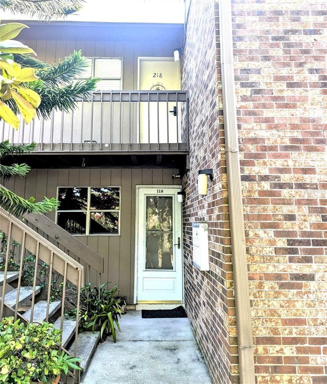 10475 CARROLLBROOK CIRCLE UNIT 218 TAMPA, FL 33618
