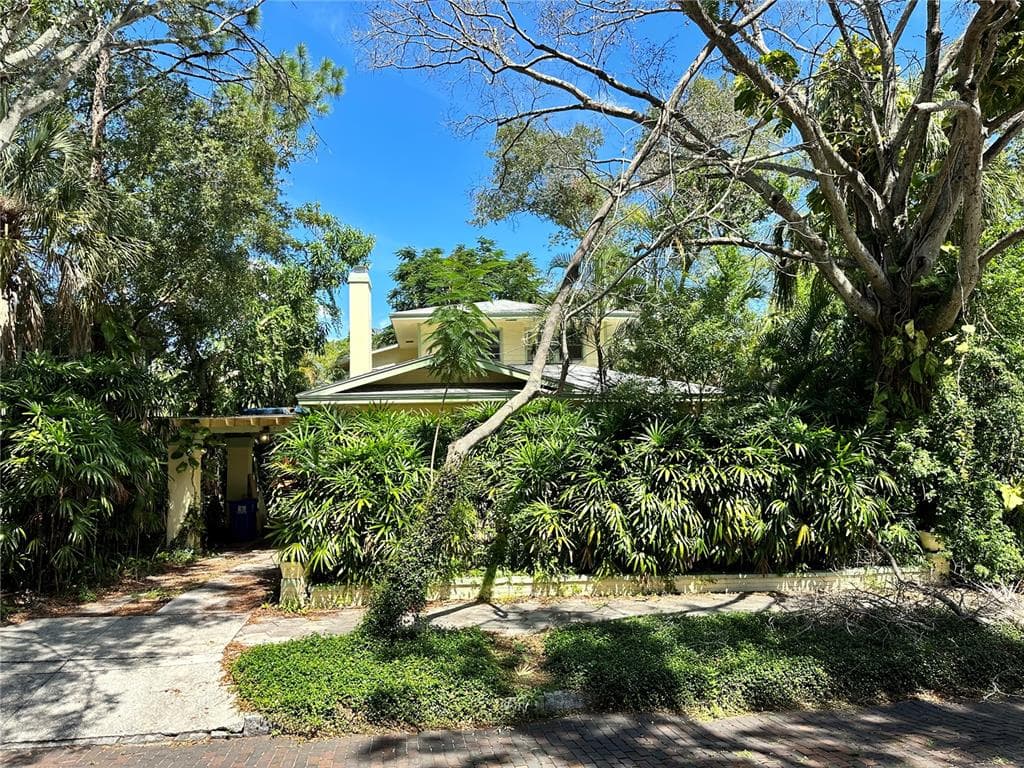 691 10TH AVENUE S ST PETERSBURG, FL 33701