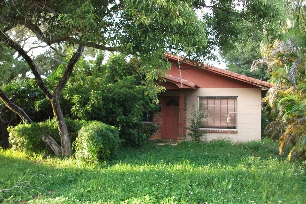 2521 W HIAWATHA STREET TAMPA, FL 33614