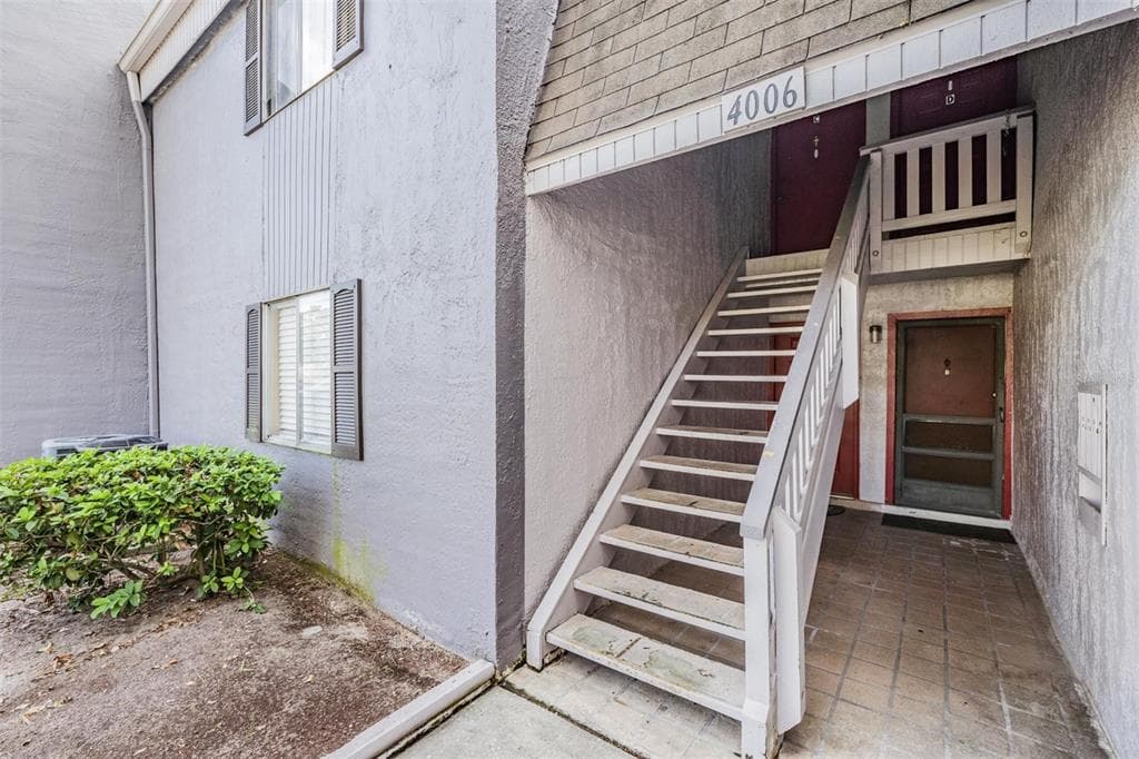 4006 CORTEZ DRIVE UNIT B TAMPA, FL 33614