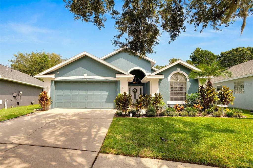 16806 HAWKRIDGE ROAD LITHIA, FL 33547