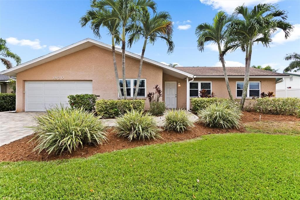 1830 OHIO AVENUE NE ST PETERSBURG, FL 33703