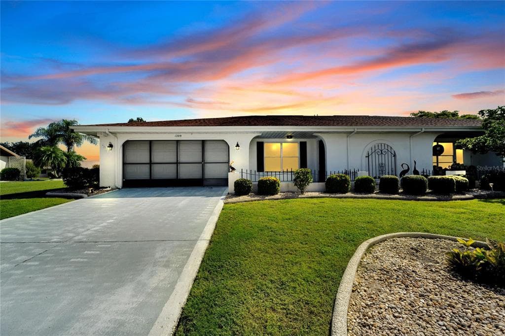 1209 BLUEWATER DRIVE SUN CITY CENTER, FL 33573