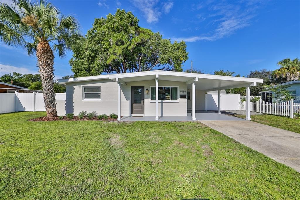 5580 HOBSON STREET NE ST PETERSBURG, FL 33703