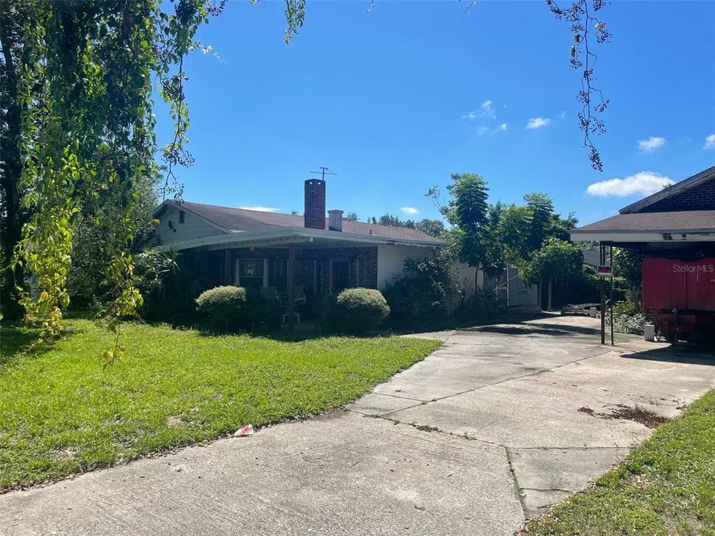 3415 E HENRY AVENUE TAMPA, FL 33610