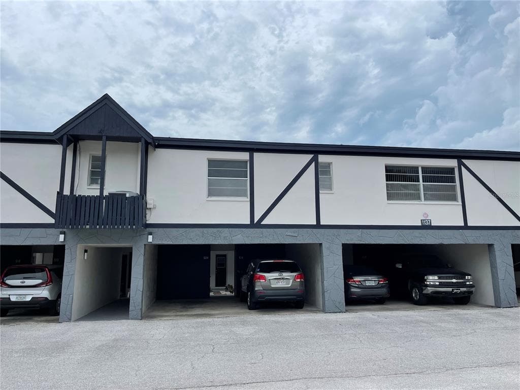 1137 KING ARTHUR COURT UNIT 511 DUNEDIN, FL 34698