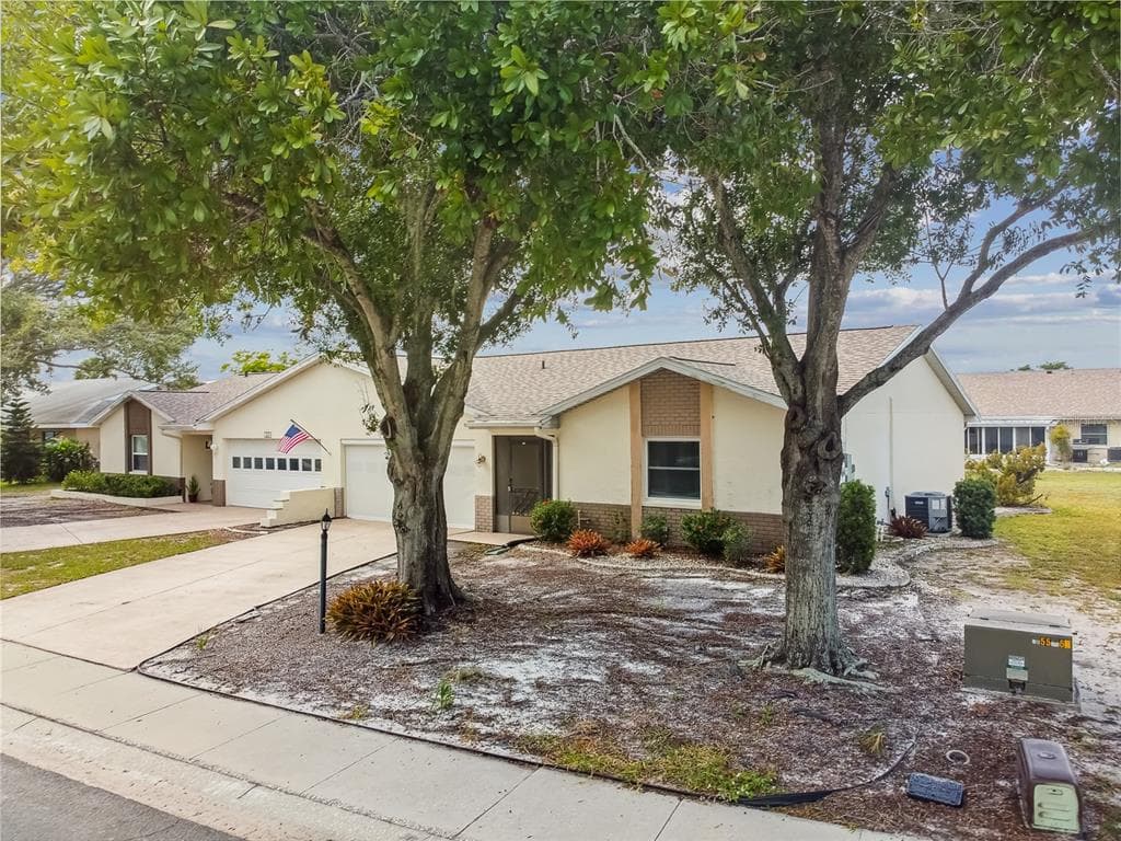 912 SUN KEY COURT UNIT 48 SUN CITY CENTER, FL 33573