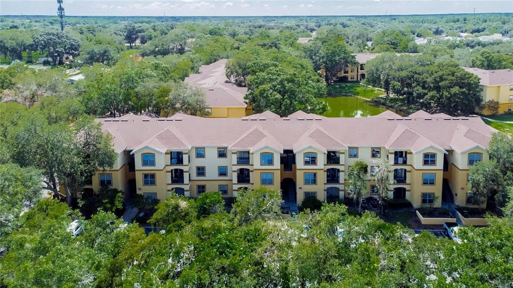 5602 PINNACLE HEIGHTS CIRCLE UNIT 101 TAMPA, FL 33624