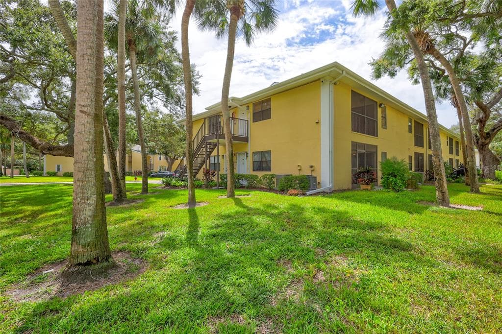 3001 58TH AVENUE S UNIT 615 ST PETERSBURG, FL 33712
