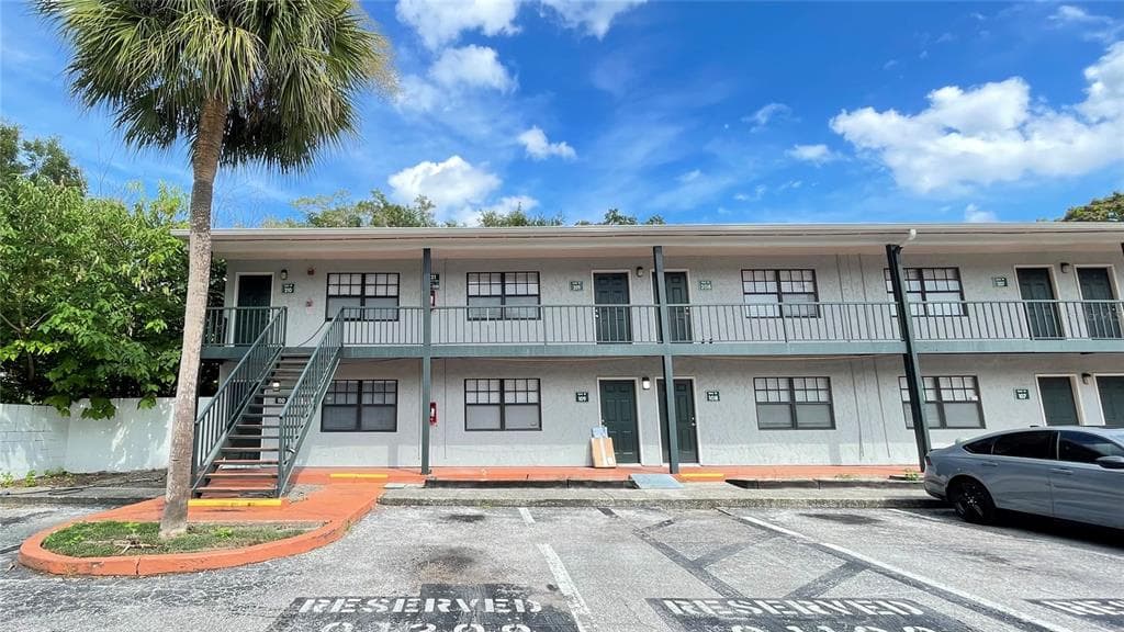 321 OAK ROSE LANE UNIT 209 TAMPA, FL 33612