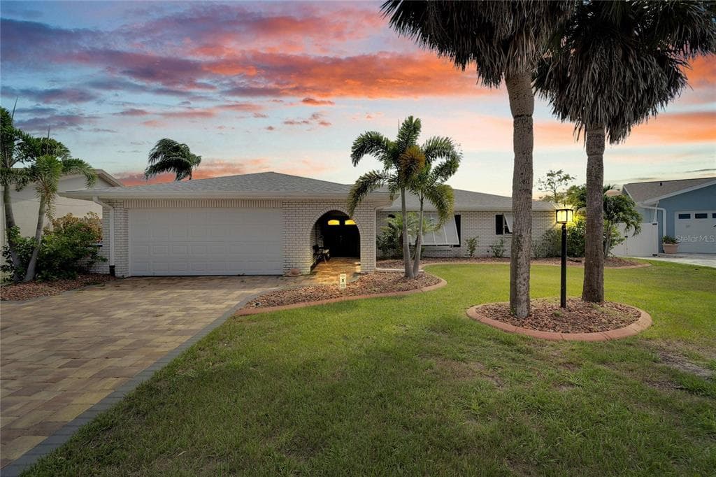 6305 COTTONWOOD LANE APOLLO BEACH, FL 33572
