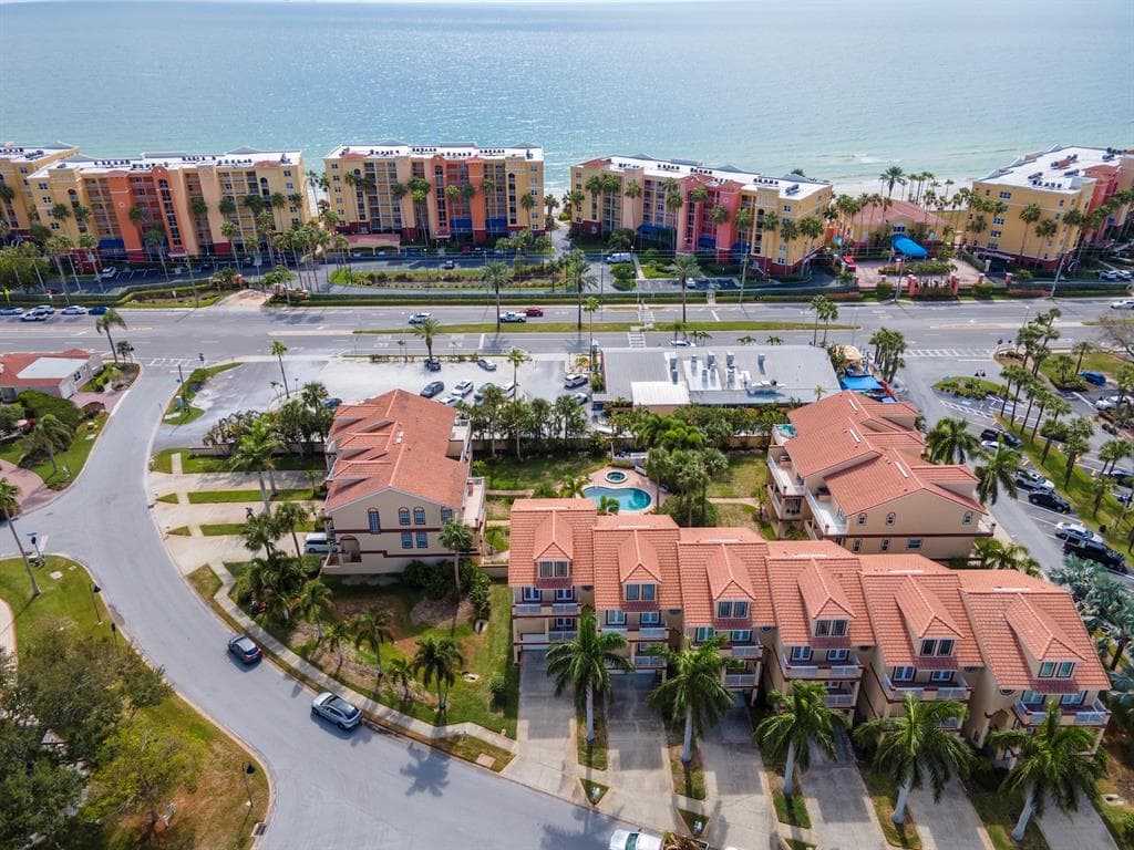 157 BATH CLUB CIRCLE NORTH REDINGTON BEACH, FL 33708