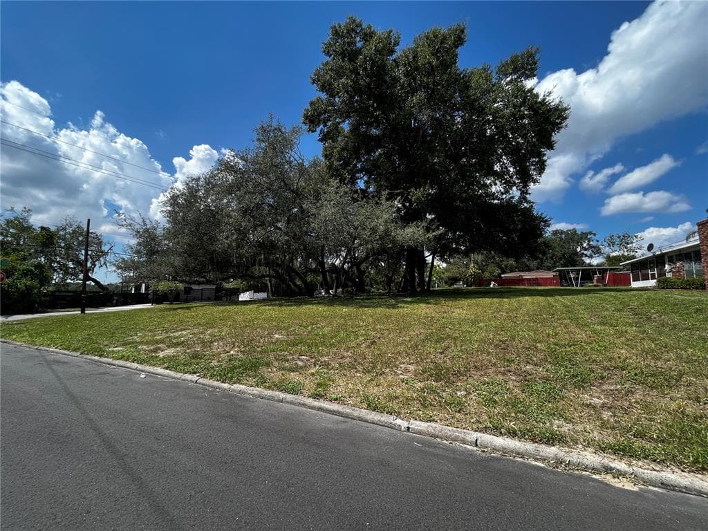 3210 E YUKON STREET TAMPA, FL 33604