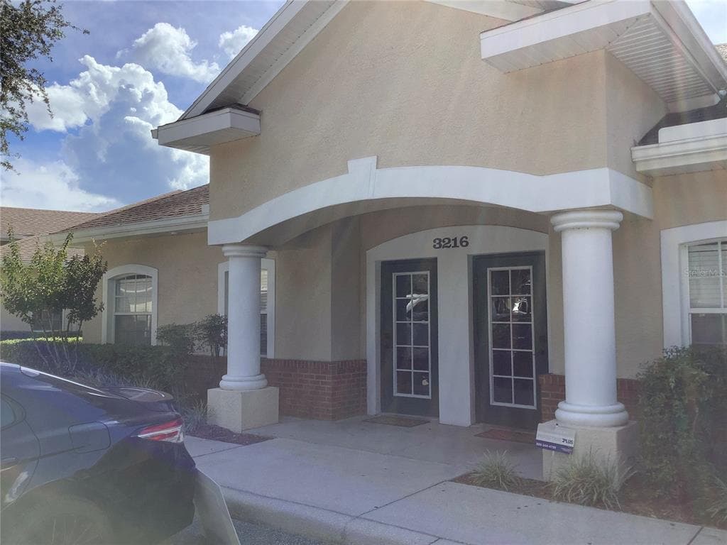 3216 COVE BEND DRIVE TAMPA, FL 33613