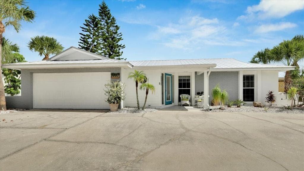 6511 ABACO DRIVE APOLLO BEACH, FL 33572