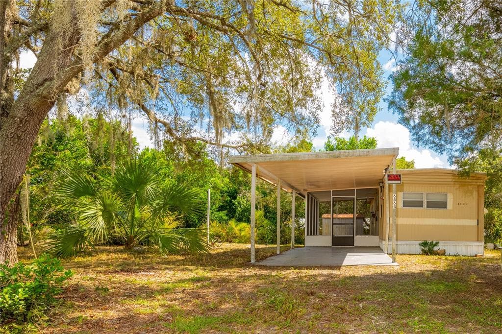6464 EVANSTON STREET WEEKI WACHEE, FL 34613
