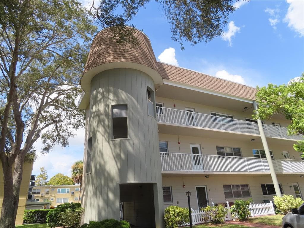 2440 WORLD PARKWAY BOULEVARD UNIT 42 CLEARWATER, FL 33763