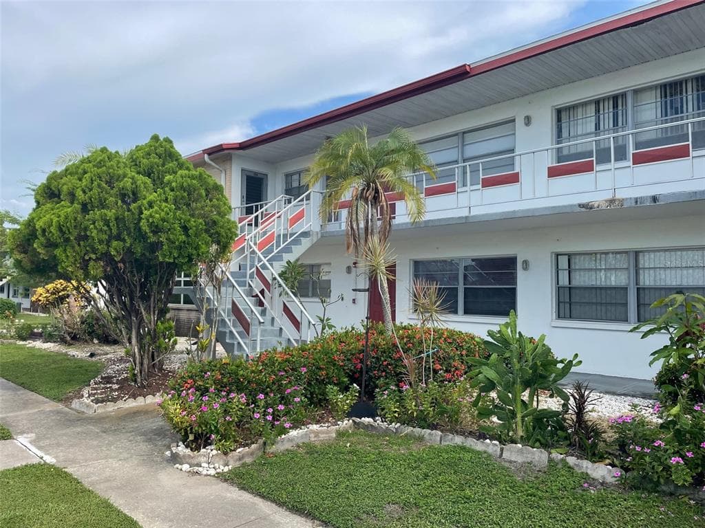 1900 58TH AVENUE N UNIT 2 ST PETERSBURG, FL 33714
