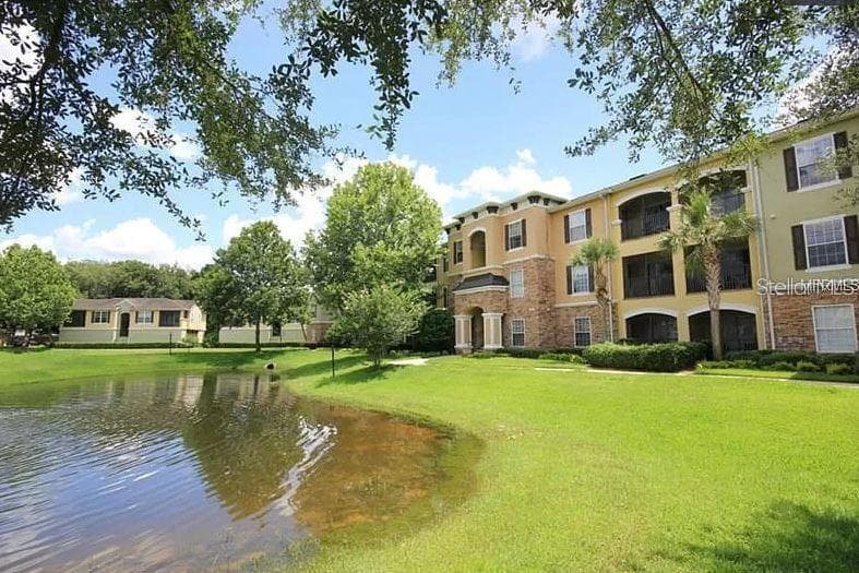 10121 COURTNEY PALMS BOULEVARD UNIT 201 TAMPA, FL 33619