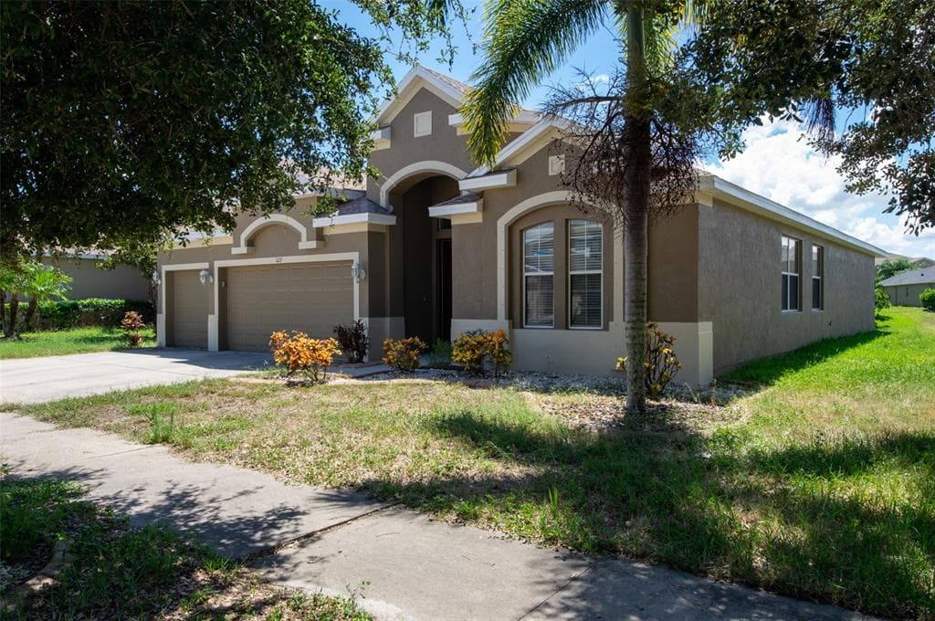 627 TANANA FALL DRIVE RUSKIN, FL 33570