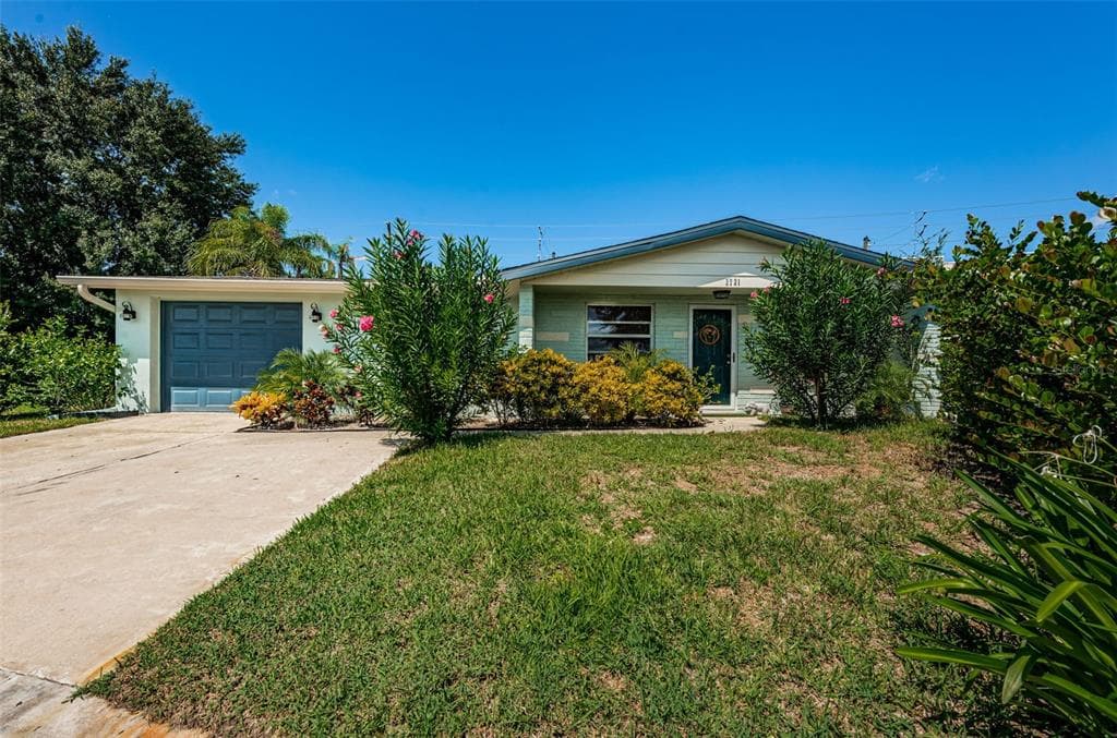 2721 DOMINION PLACE HOLIDAY, FL 34691