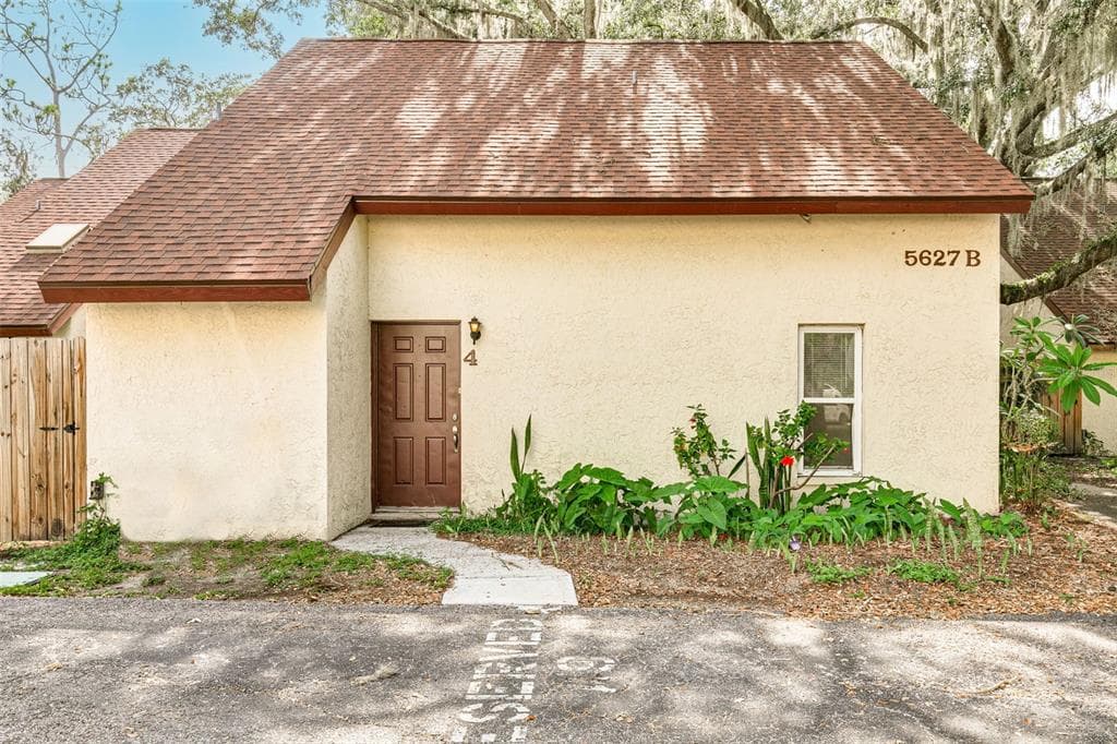 5627 ASHLEY OAKS DRIVE UNIT 4 TAMPA, FL 33617