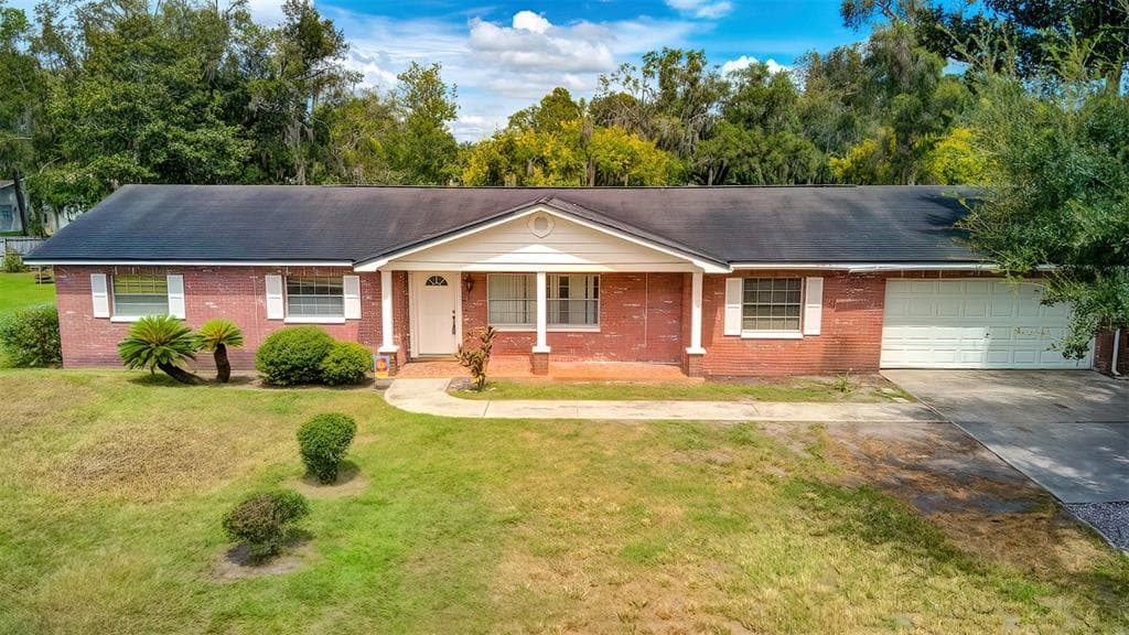 1210 SUNSET LANE LUTZ, FL 33549
