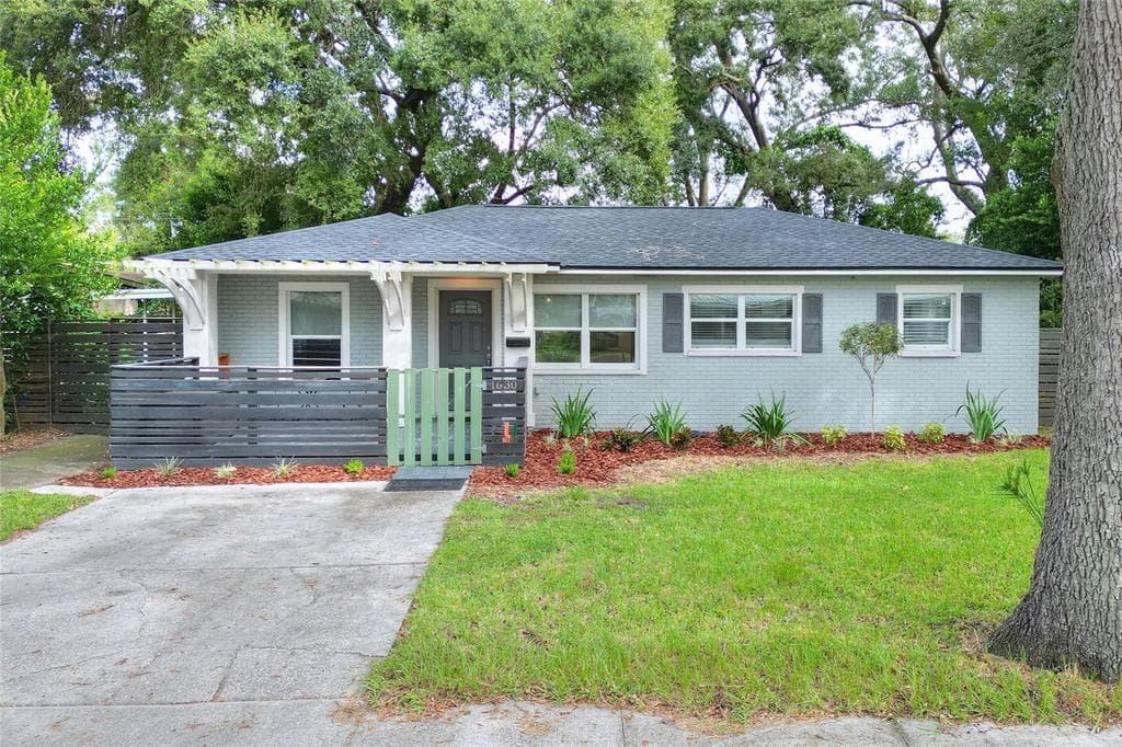 1630 CRYSTAL LAKE DRIVE LAKELAND, FL 33801