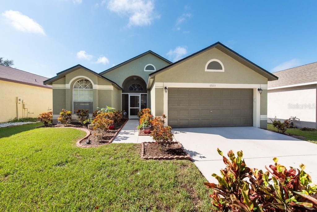 6923 WATERBROOK COURT GIBSONTON, FL 33534